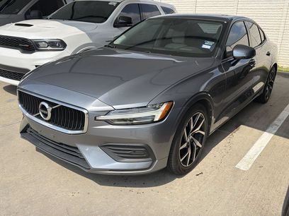 Used 2020 Volvo S60 T5 Momentum