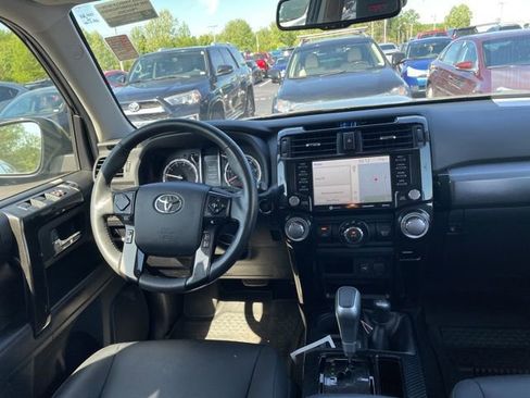 Used 2020 Toyota 4Runner TRD Off-Road Premium w/ Moonroof Package AWD/4WD image 8