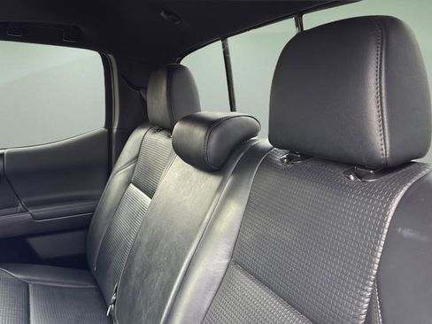 Used 2020 Toyota Tacoma TRD Sport image 14
