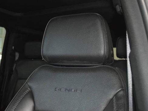 Used 2024 GMC Yukon XL Denali AWD/4WD image 43