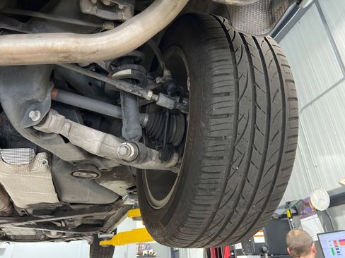 Used 2003 Ford Thunderbird image 51