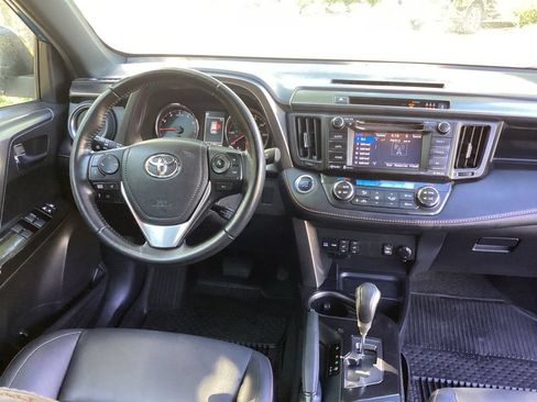 Used 2018 Toyota RAV4 SE w/ Power Extra Value Package AWD/4WD image 8