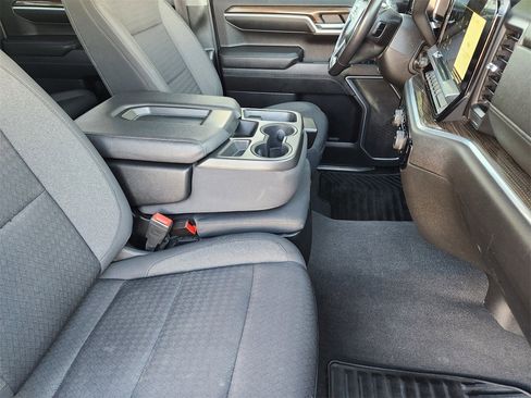 Used 2022 Chevrolet Silverado 1500 LT image 13