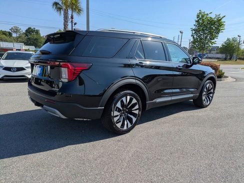 New 2026 Ford Explorer Platinum image 4