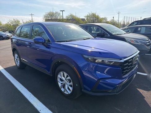 Used 2023 Honda CR-V LX image 4