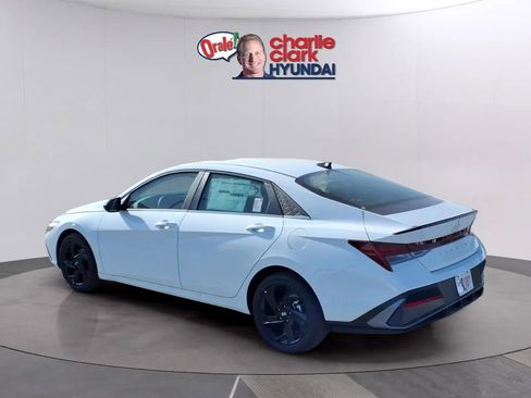 New 2026 Hyundai Elantra SEL Sport image 3