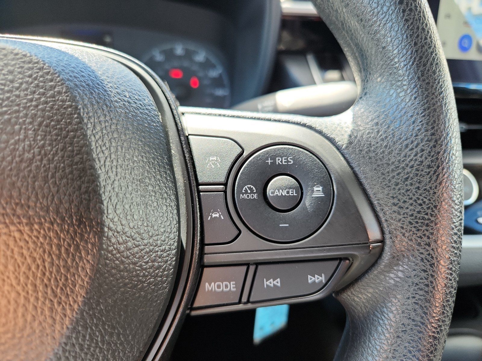 Used 2025 Toyota Corolla LE FWD image 18