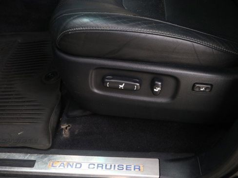 Used 2016 Toyota Land Cruiser AWD/4WD image 25