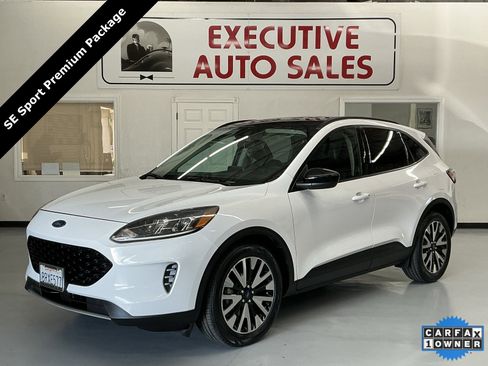 Used 2020 Ford Escape SE Sport image 1