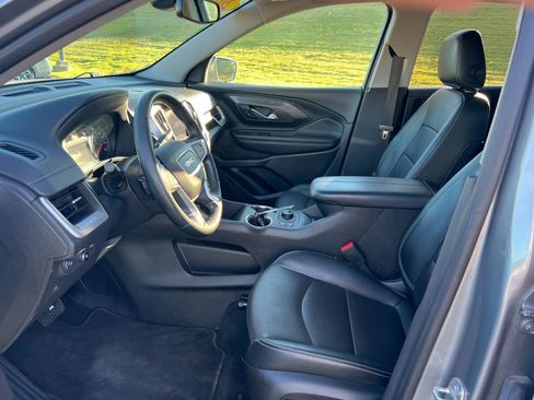 Used 2023 GMC Terrain SLT image 9