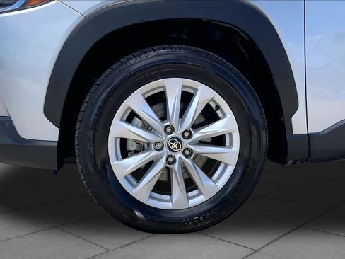 Certified 2023 Toyota Corolla Cross LE FWD image 11