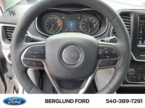Used 2021 Jeep Cherokee Latitude Lux w/ Comfort/Convenience Group AWD/4WD image 21
