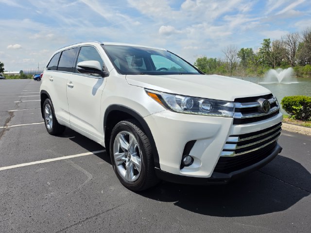Used 2018 Toyota Highlander Limited AWD/4WD image 16
