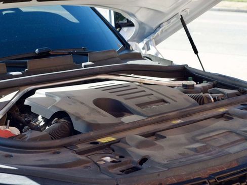 Used 2024 Land Rover Range Rover Sport SE image 45