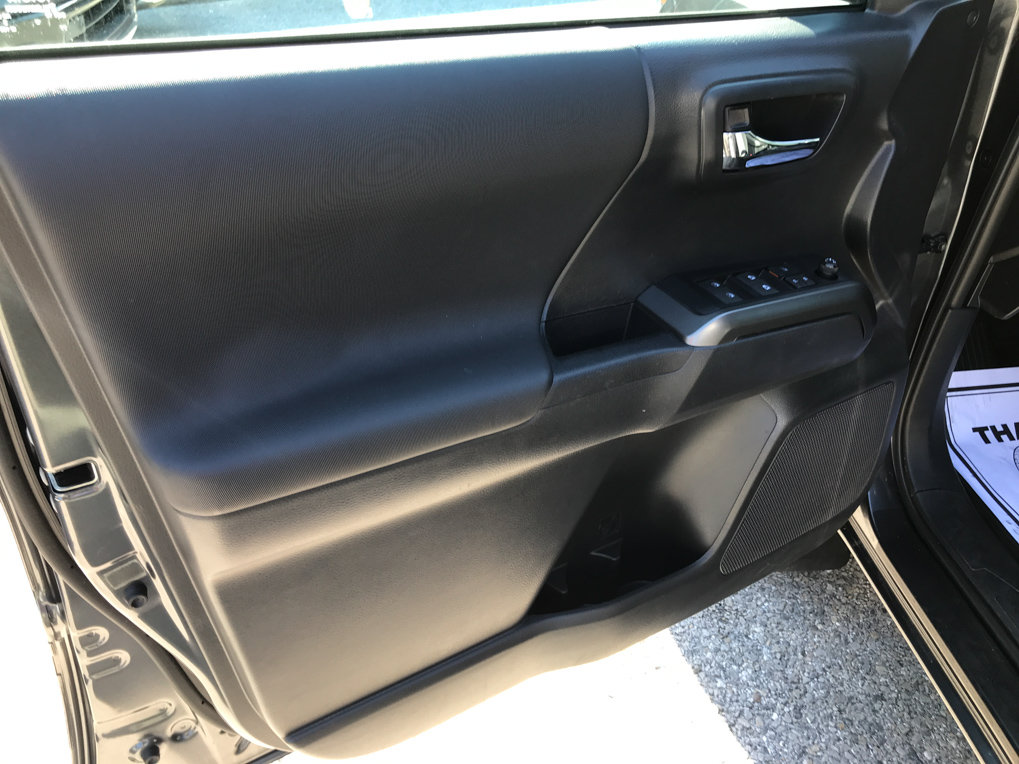 Certified 2023 Toyota Tacoma TRD Off-Road w/ Technology Package AWD/4WD image 13