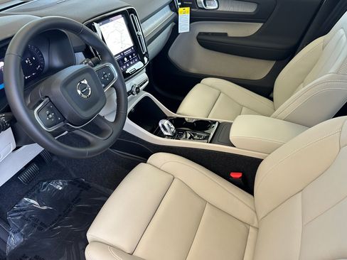 New 2026 Volvo XC40 B5 Ultra AWD/4WD image 7