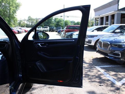 Used 2015 Porsche Macan S AWD/4WD image 28