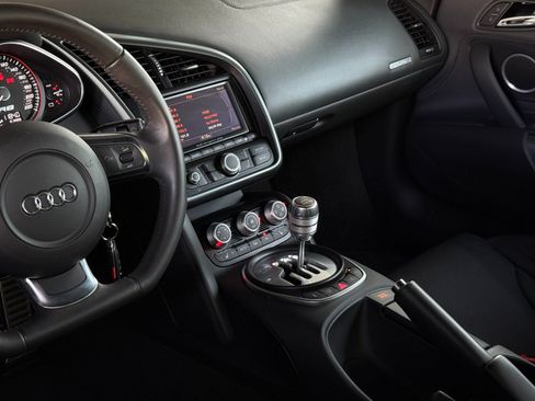 Used 2010 Audi R8 V10 AWD/4WD image 39
