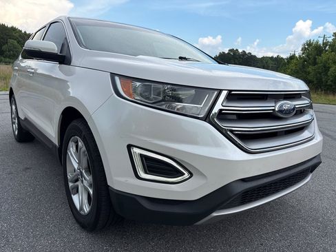 Used 2017 Ford Edge Titanium w/ Equipment Group 301A FWD image 7