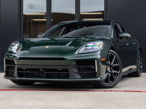 Used 2025 Porsche Panamera image 1