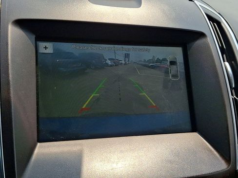 Used 2018 Ford Edge Titanium w/ Equipment Group 301A AWD/4WD image 21