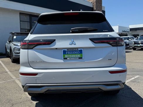 New 2026 Mitsubishi Outlander SE AWD/4WD image 10