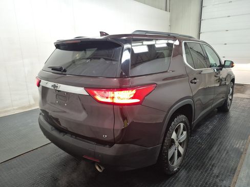 Used 2020 Chevrolet Traverse LT image 3