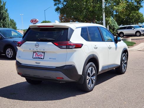 Used 2023 Nissan Rogue SV AWD/4WD image 3