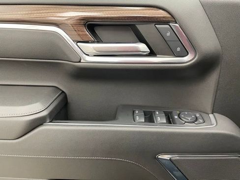 Used 2024 Chevrolet Silverado 1500 LT image 10