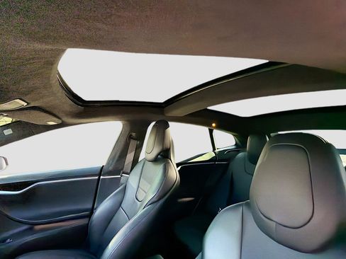 Used 2017 Tesla Model S 75D image 26