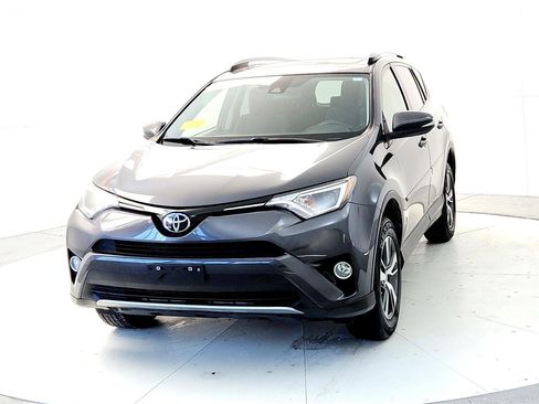 Used 2018 Toyota RAV4 XLE image 2