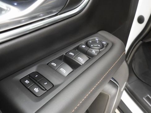 Used 2023 GMC Yukon XL AT4 w/ AT4 Premium Plus Package image 9