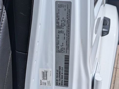 Used 2022 Jeep Wrangler Unlimited Sahara w/ Cold Weather Group AWD/4WD image 16