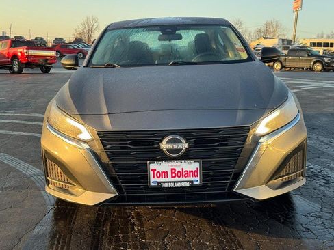 Used 2024 Nissan Altima 2.5 SV image 9