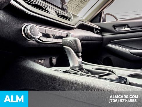 Used 2025 Nissan Altima 2.5 SV FWD image 18