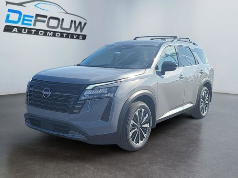 New 2026 Nissan Pathfinder Platinum image 7