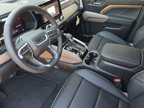 New 2026 GMC Canyon Denali w/ LPO, Black Badging Package AWD/4WD image 7