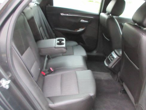 Used 2015 Chevrolet Impala LT FWD image 19