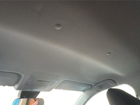 Used 2019 Toyota RAV4 LE image 10