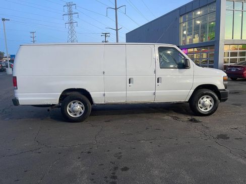 Used 2014 Ford E-250 and Econoline 250 Extended w/ Power Group image 4