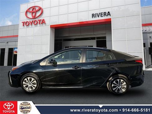 Used 2021 Toyota Prius XLE image 8