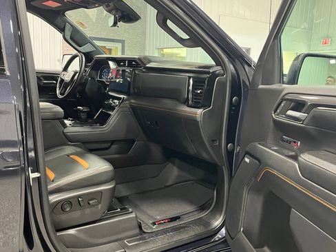 Certified 2023 GMC Sierra 1500 AT4 w/ Technology Package image 10