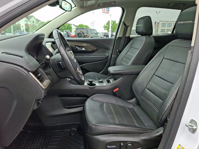 Used 2022 GMC Terrain Denali w/ Denali Premium Package AWD/4WD image 17