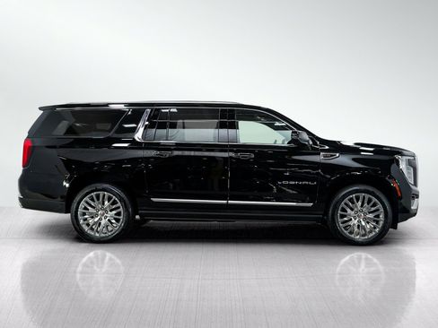 Used 2025 GMC Yukon XL Denali w/ Sun & Power Step Package AWD/4WD image 7
