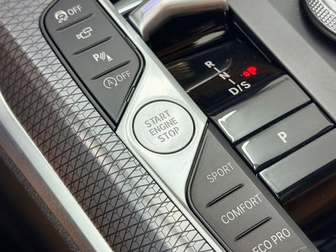 Certified 2025 BMW 330i Sedan RWD image 31