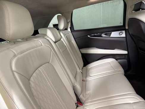 Certified 2023 Lincoln Nautilus Black Label w/ Class II Trailer Tow Package image 18