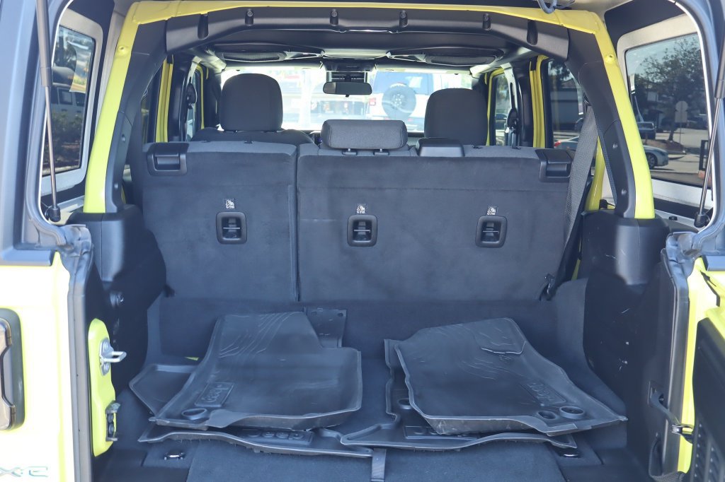 Used 2024 Jeep Wrangler Unlimited AWD/4WD image 36