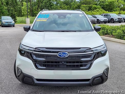 Certified 2025 Subaru Forester Touring AWD/4WD image 4