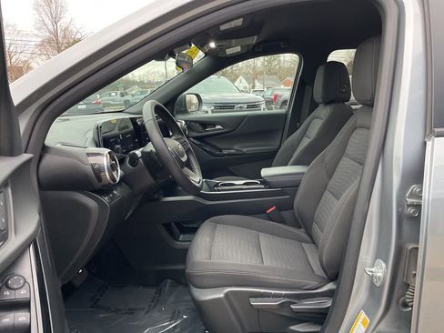 Used 2025 Chevrolet Equinox LT image 4