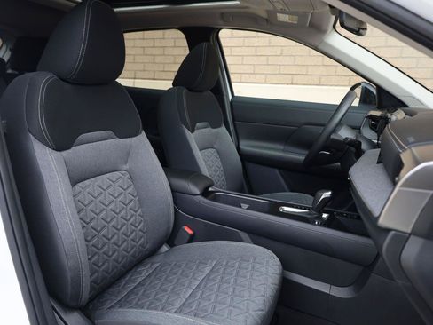 Used 2026 Nissan Kicks SV w/ SV Premium Package FWD image 30